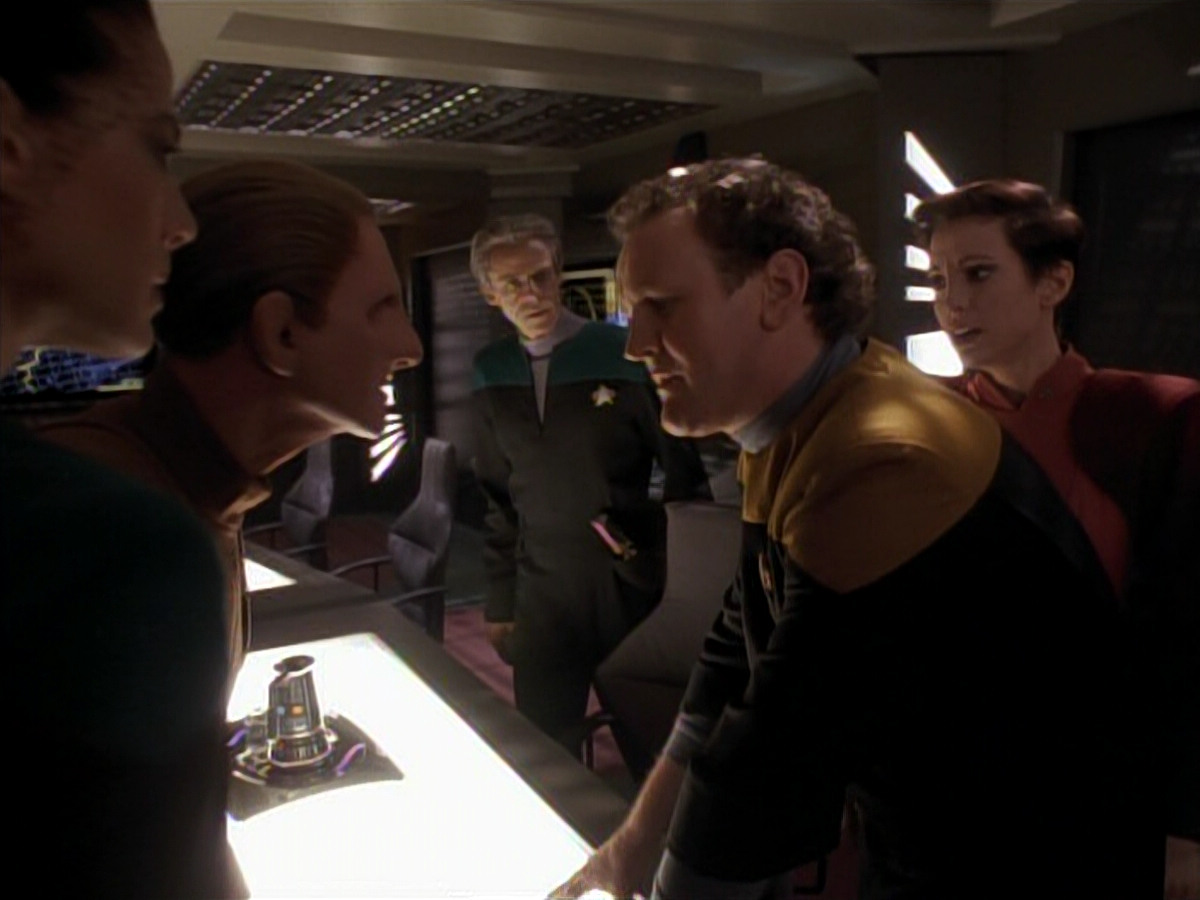 extant_StarTrek_DS9_3x18-DistantVoices_01242.jpg