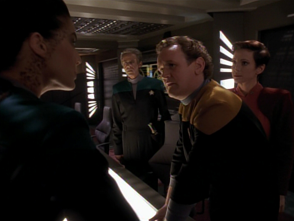 extant_StarTrek_DS9_3x18-DistantVoices_01252.jpg