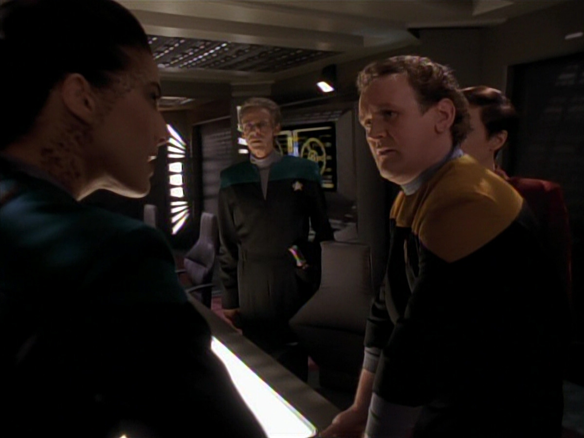 extant_StarTrek_DS9_3x18-DistantVoices_01253.jpg