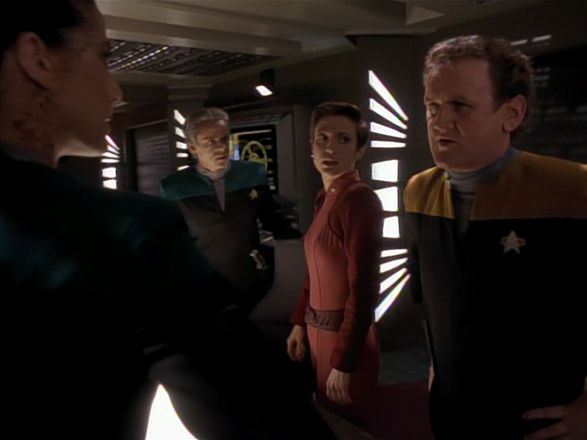 extant_StarTrek_DS9_3x18-DistantVoices_01262.jpg