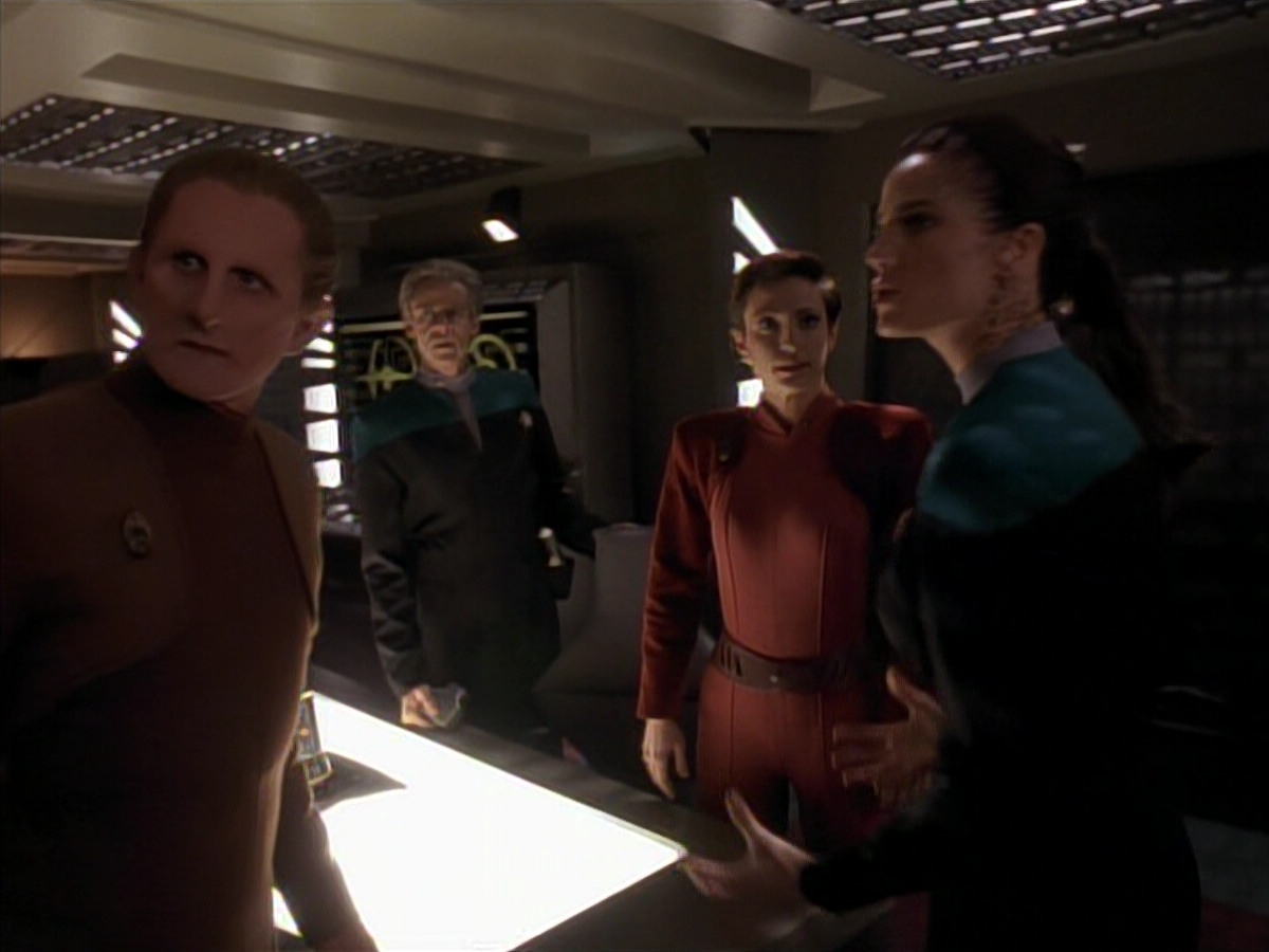 extant_StarTrek_DS9_3x18-DistantVoices_01266.jpg