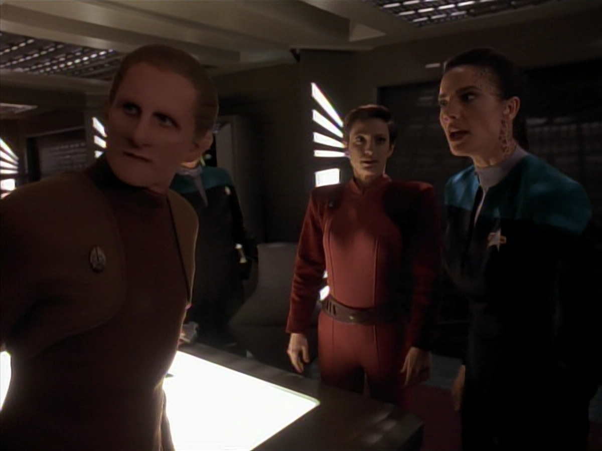 extant_StarTrek_DS9_3x18-DistantVoices_01268.jpg