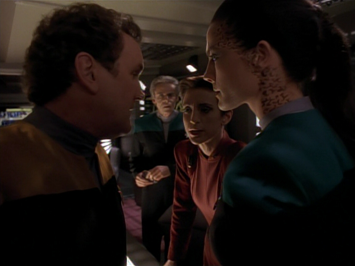 extant_StarTrek_DS9_3x18-DistantVoices_01277.jpg
