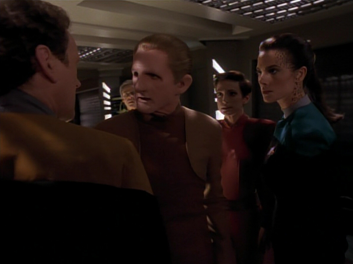 extant_StarTrek_DS9_3x18-DistantVoices_01285.jpg