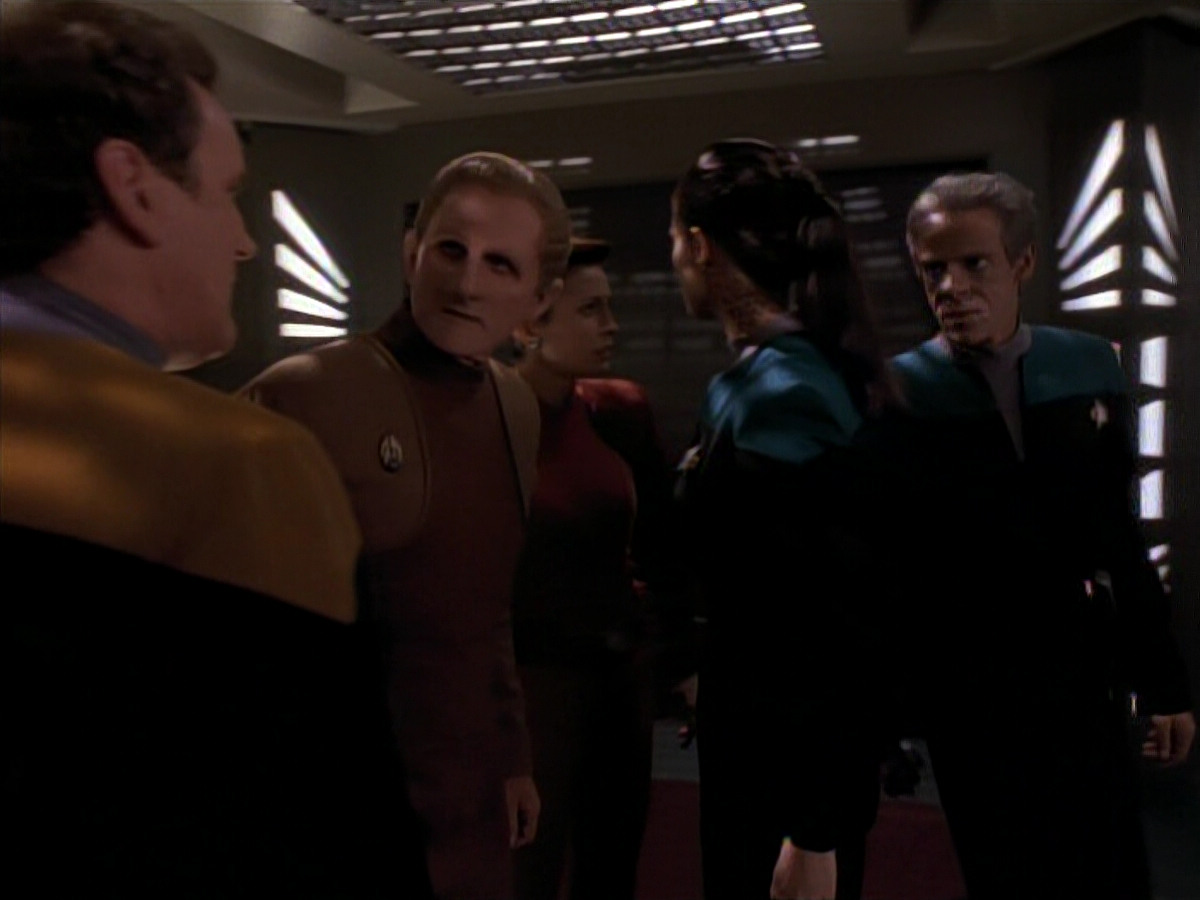 extant_StarTrek_DS9_3x18-DistantVoices_01291.jpg