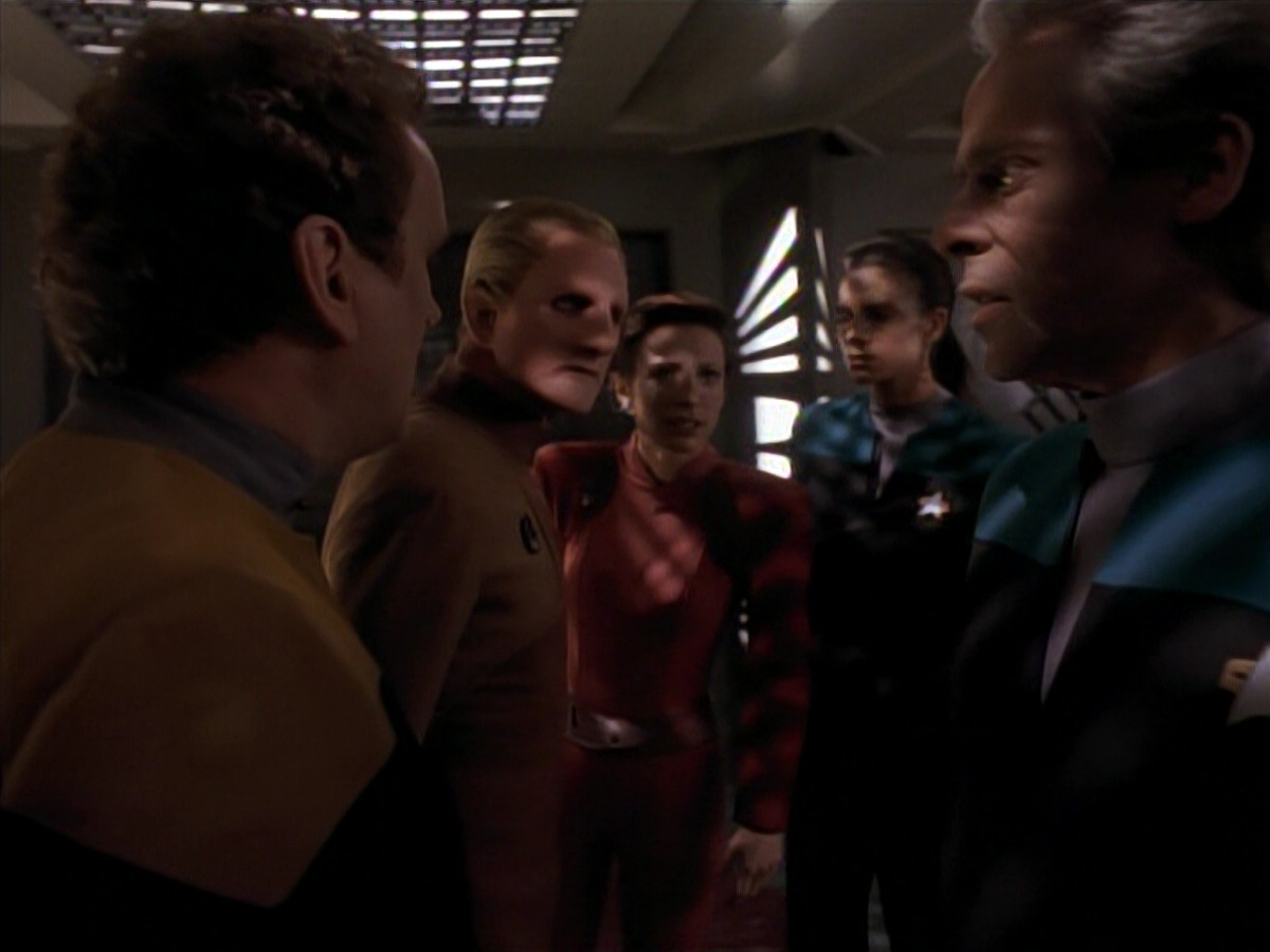 extant_StarTrek_DS9_3x18-DistantVoices_01296.jpg