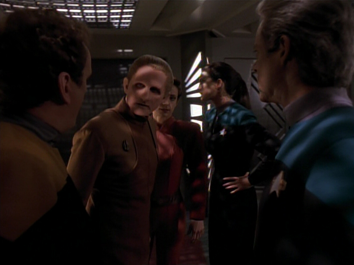 extant_StarTrek_DS9_3x18-DistantVoices_01307.jpg