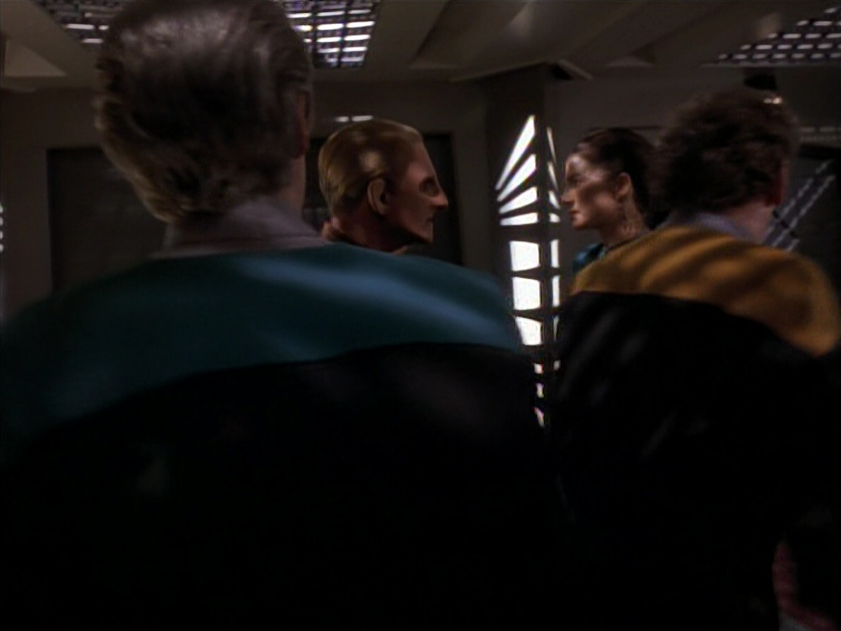 extant_StarTrek_DS9_3x18-DistantVoices_01315.jpg