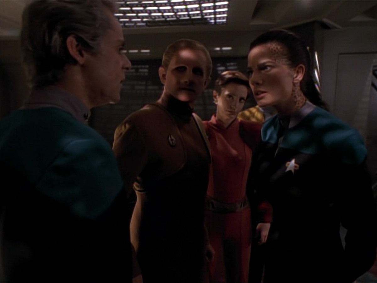 extant_StarTrek_DS9_3x18-DistantVoices_01341.jpg