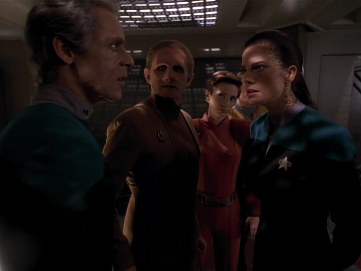 extant_StarTrek_DS9_3x18-DistantVoices_01342.jpg