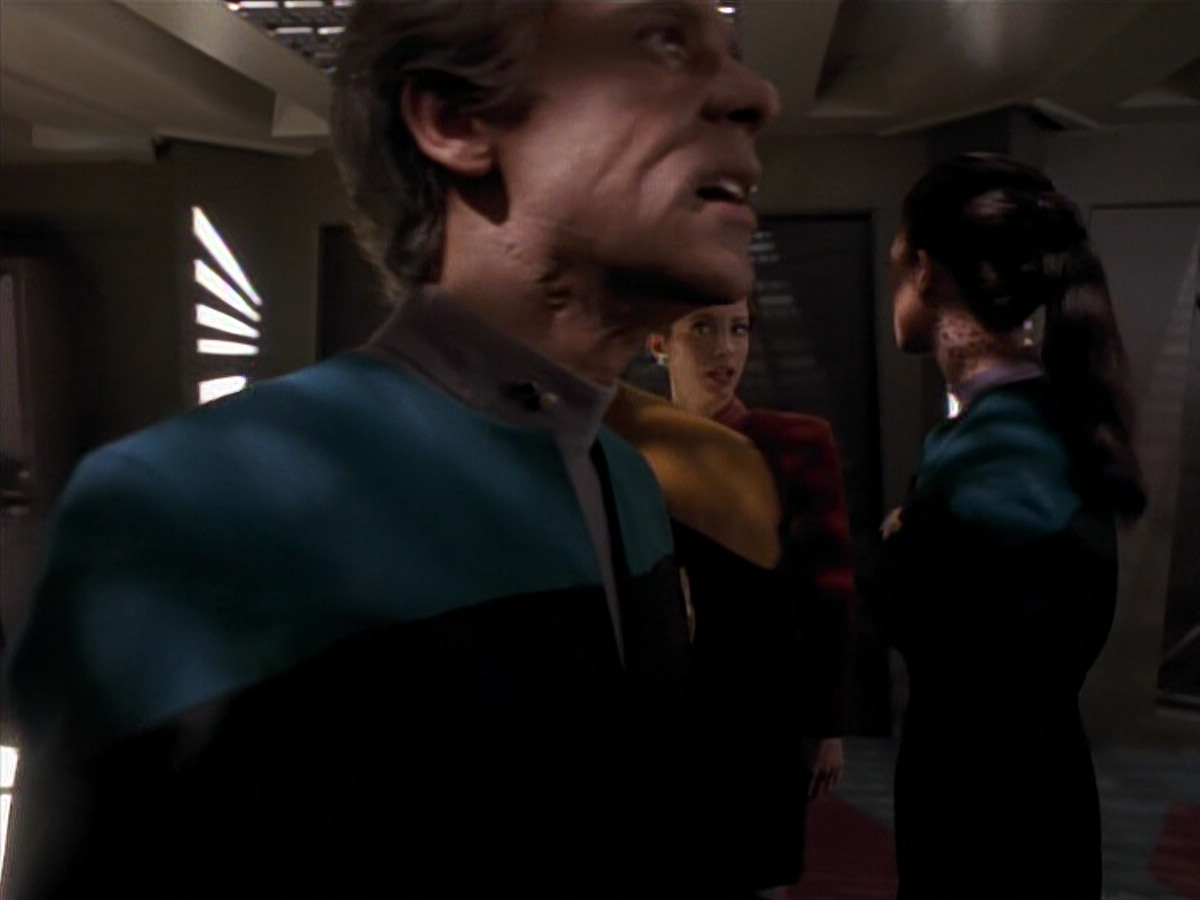 extant_StarTrek_DS9_3x18-DistantVoices_01364.jpg