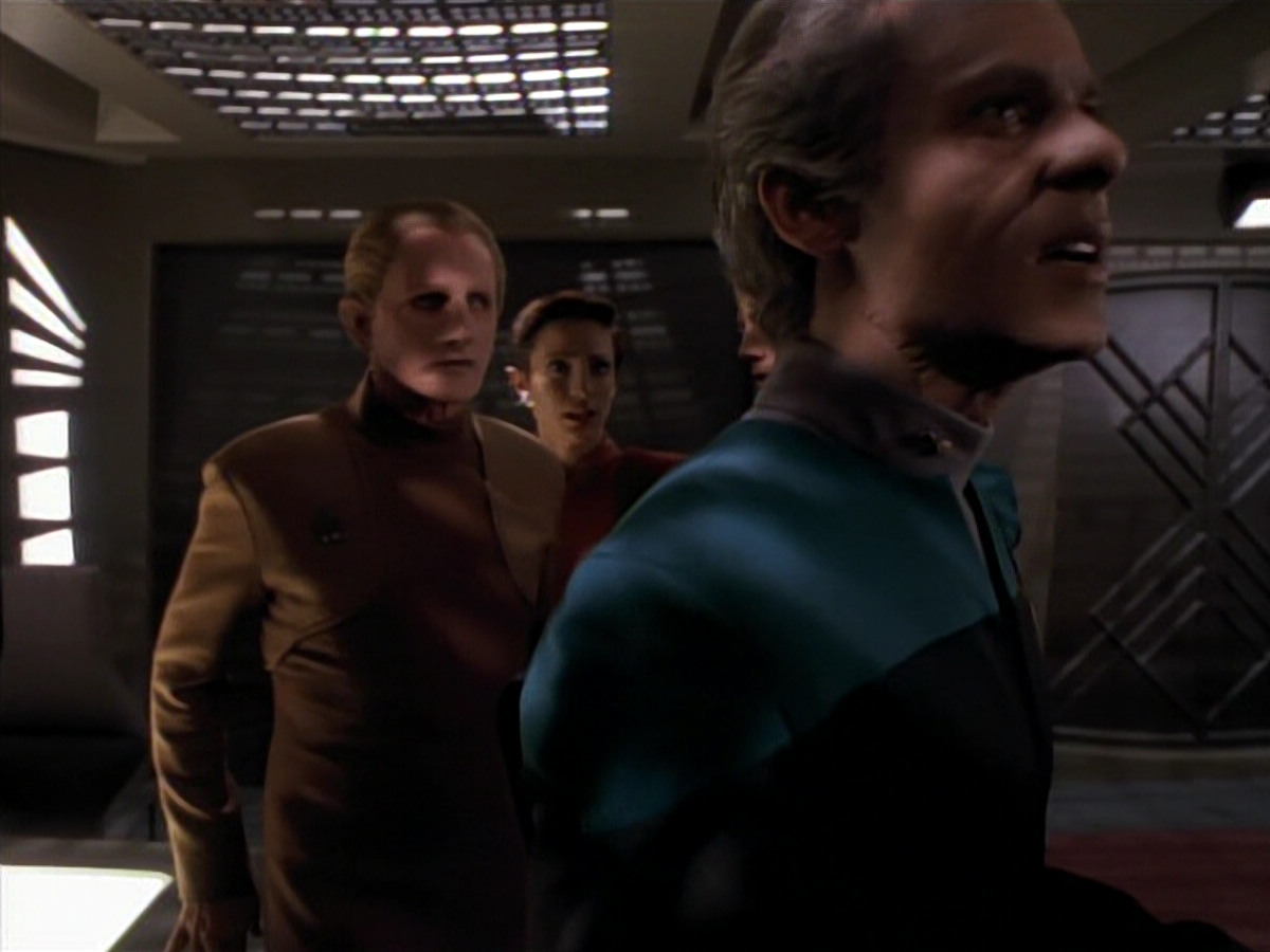 extant_StarTrek_DS9_3x18-DistantVoices_01366.jpg