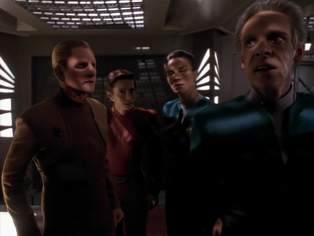 extant_StarTrek_DS9_3x18-DistantVoices_01368.jpg