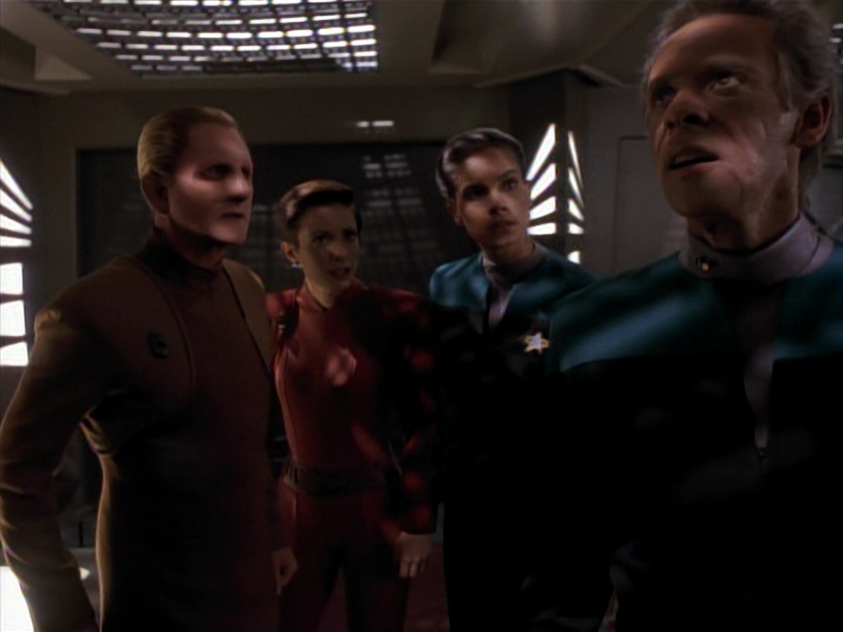 extant_StarTrek_DS9_3x18-DistantVoices_01369.jpg