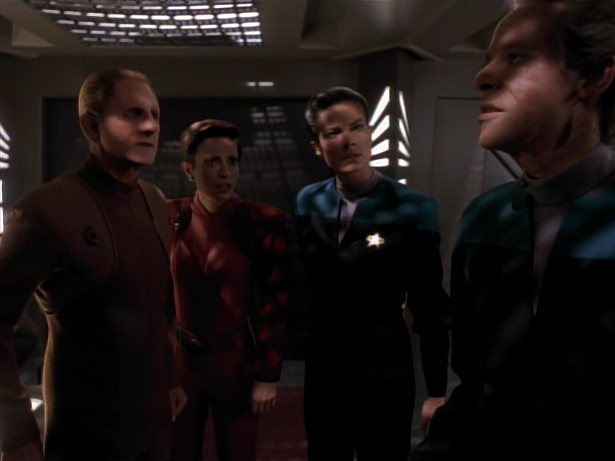extant_StarTrek_DS9_3x18-DistantVoices_01371.jpg