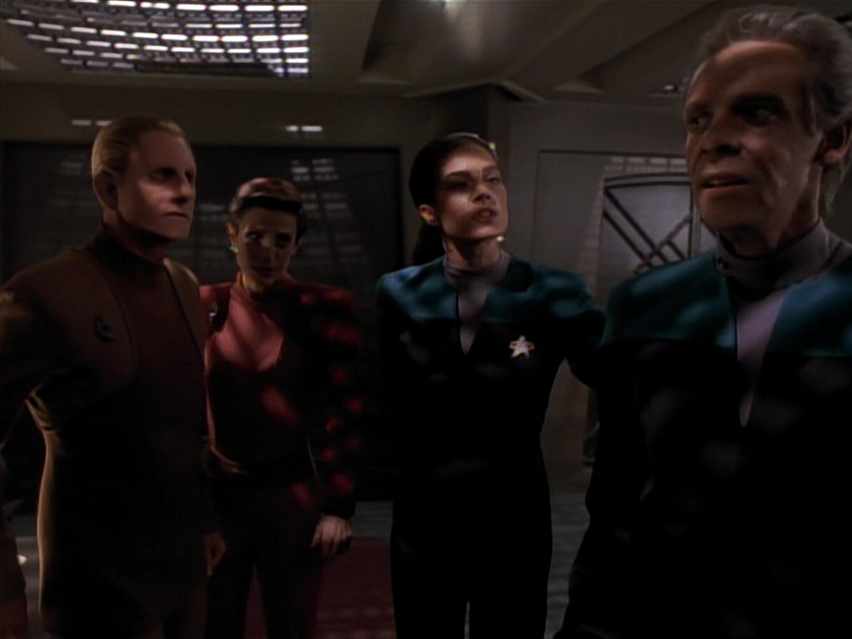 extant_StarTrek_DS9_3x18-DistantVoices_01379.jpg