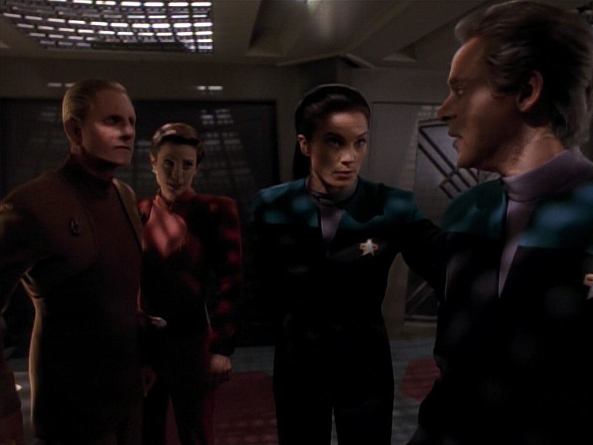 extant_StarTrek_DS9_3x18-DistantVoices_01380.jpg