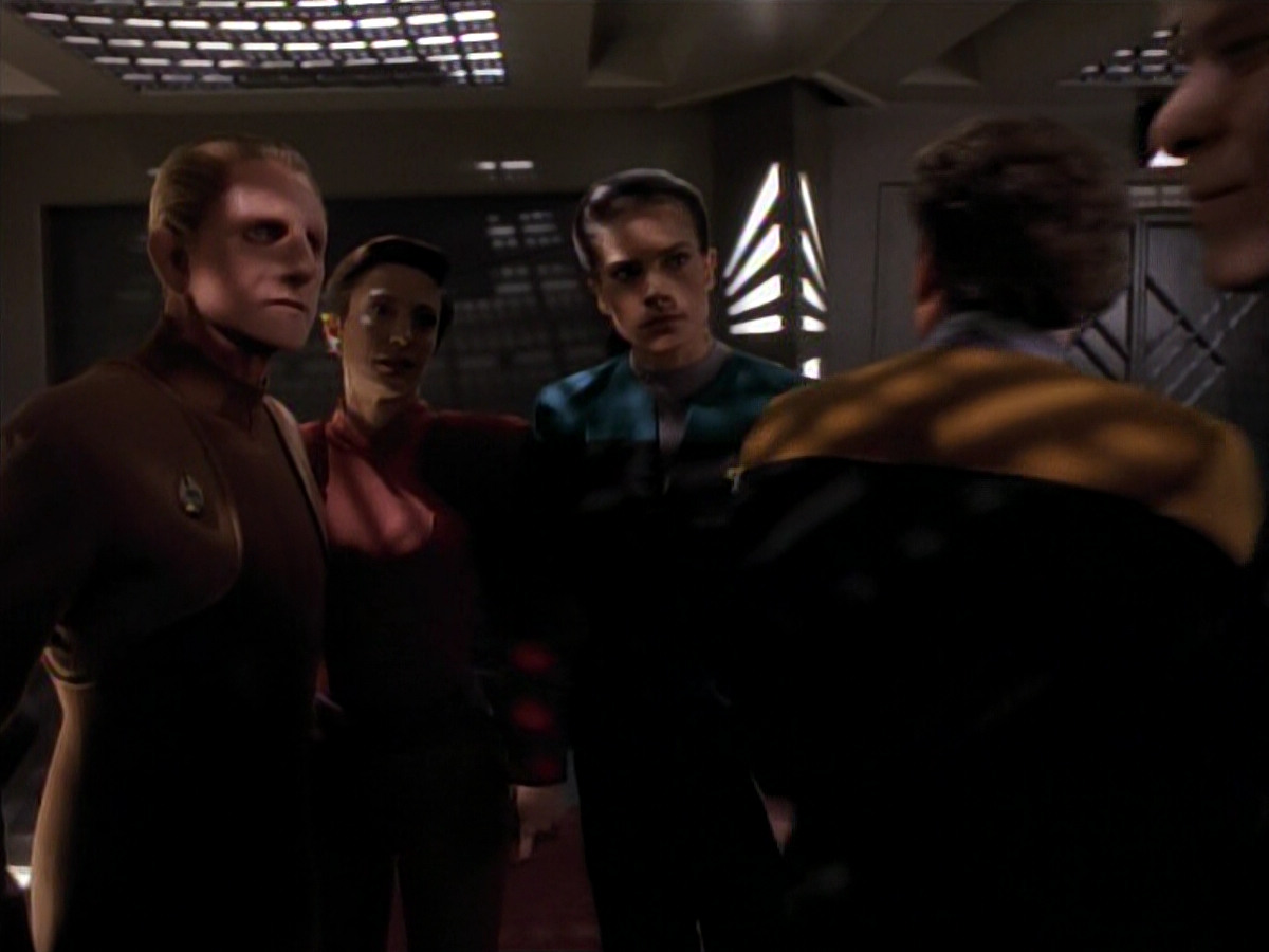extant_StarTrek_DS9_3x18-DistantVoices_01393.jpg