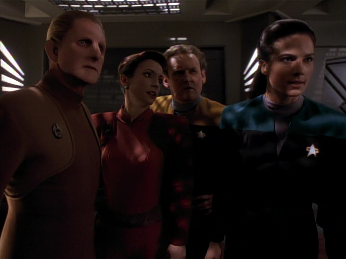extant_StarTrek_DS9_3x18-DistantVoices_01406.jpg