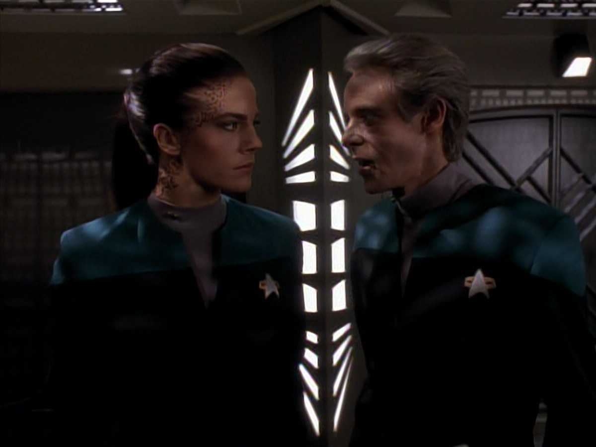 extant_StarTrek_DS9_3x18-DistantVoices_01442.jpg