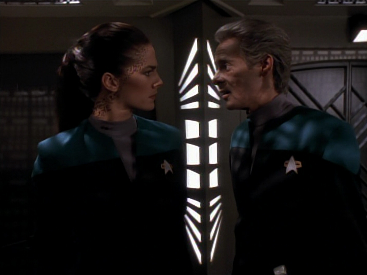 extant_StarTrek_DS9_3x18-DistantVoices_01448.jpg