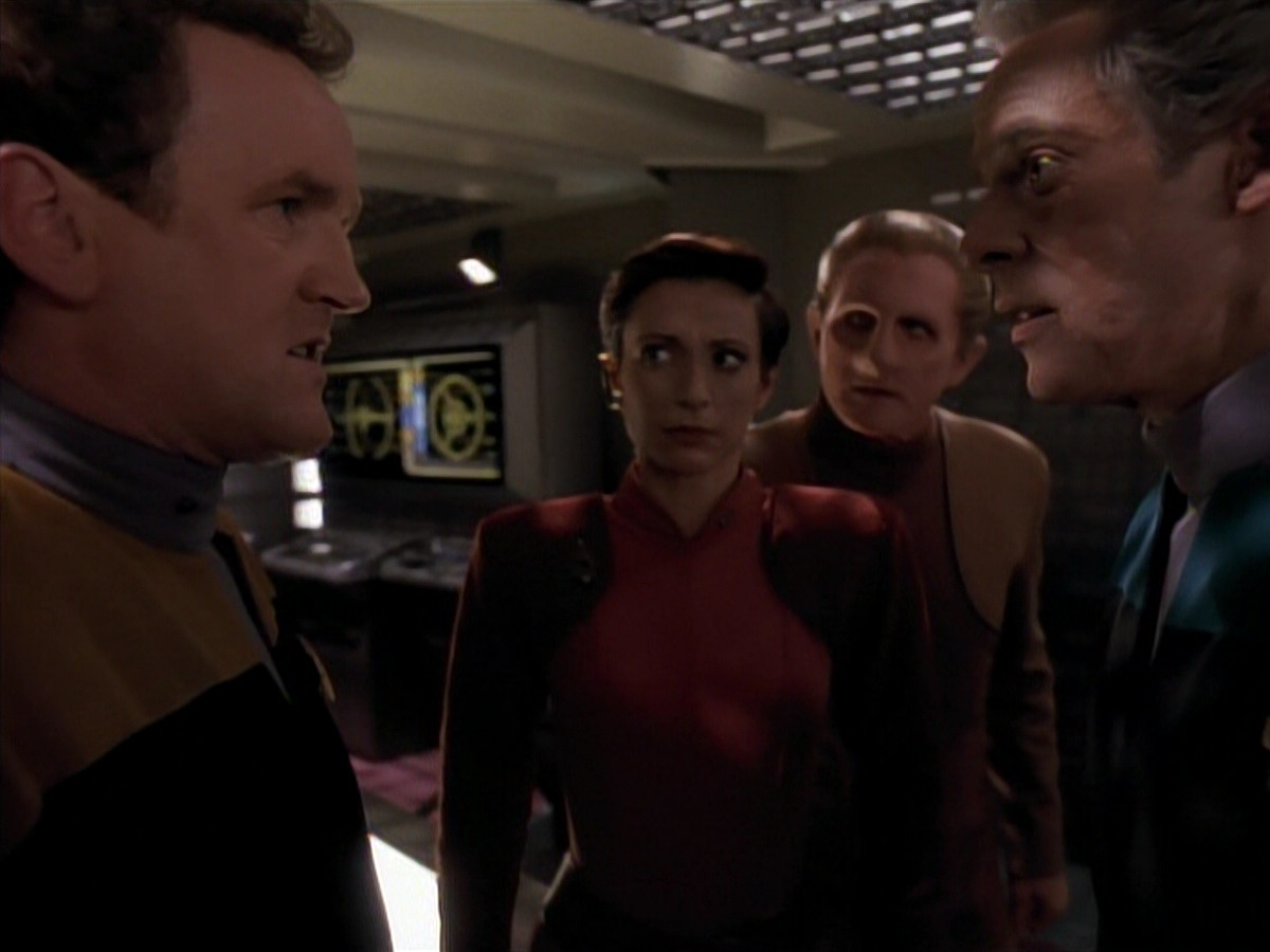 extant_StarTrek_DS9_3x18-DistantVoices_01469.jpg