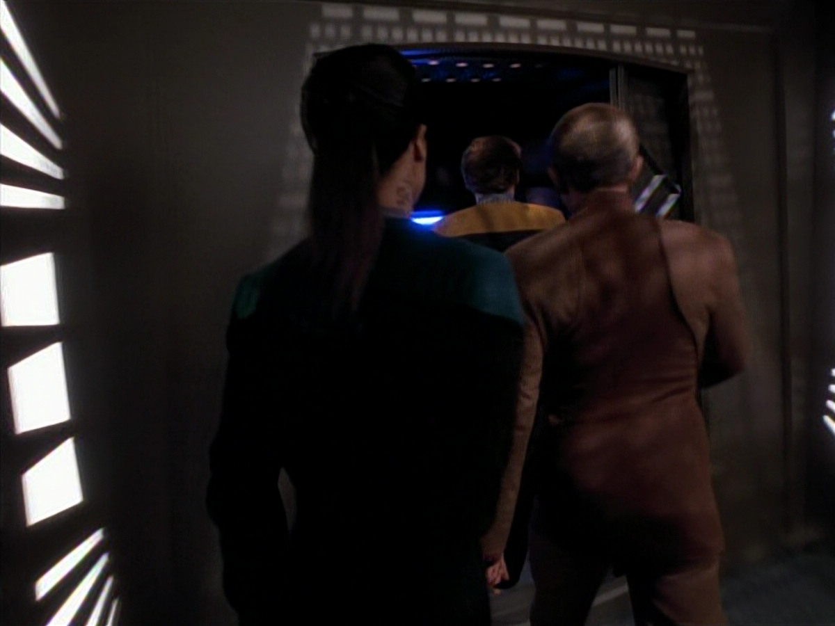 extant_StarTrek_DS9_3x18-DistantVoices_01495.jpg