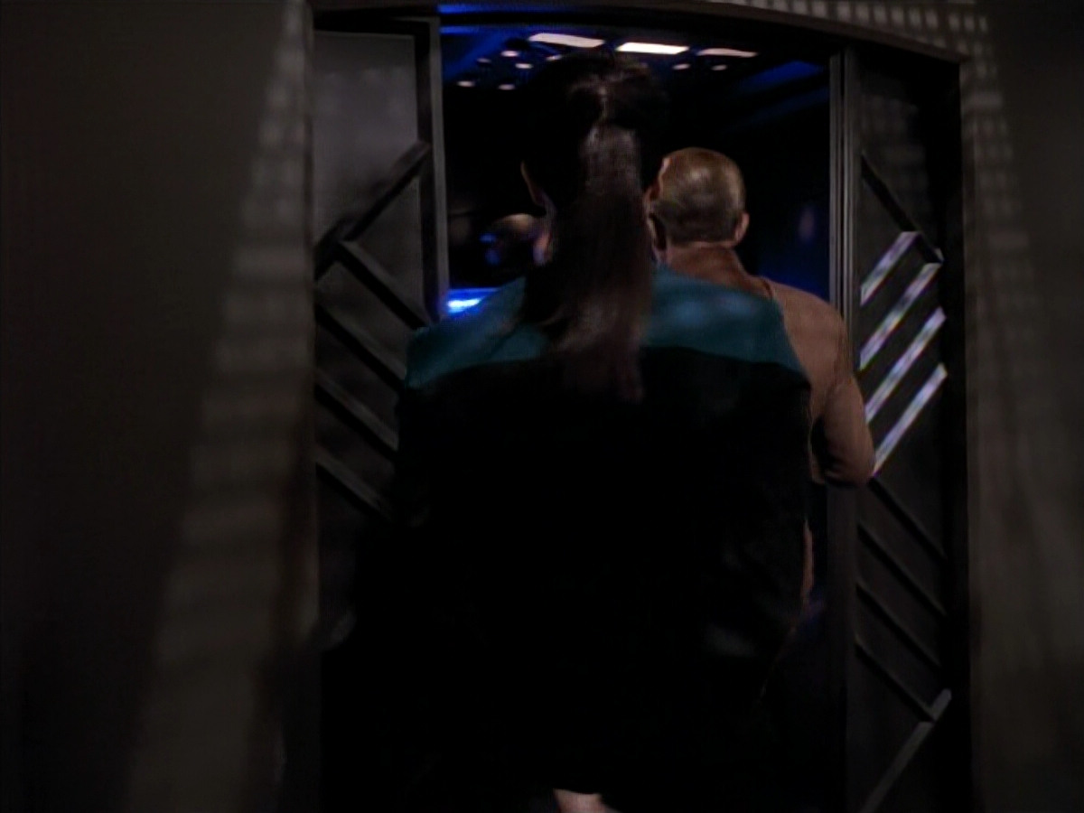 extant_StarTrek_DS9_3x18-DistantVoices_01496.jpg