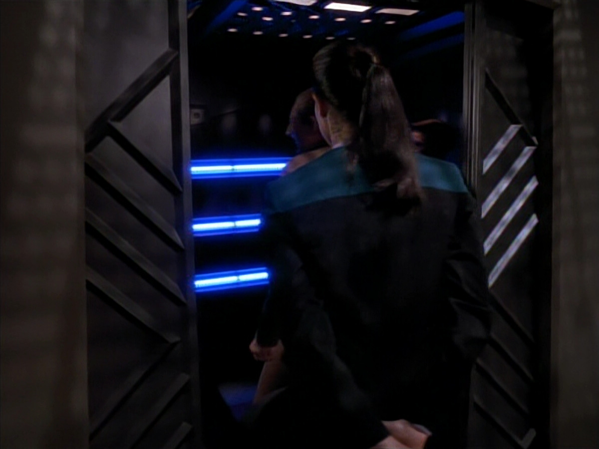 extant_StarTrek_DS9_3x18-DistantVoices_01497.jpg