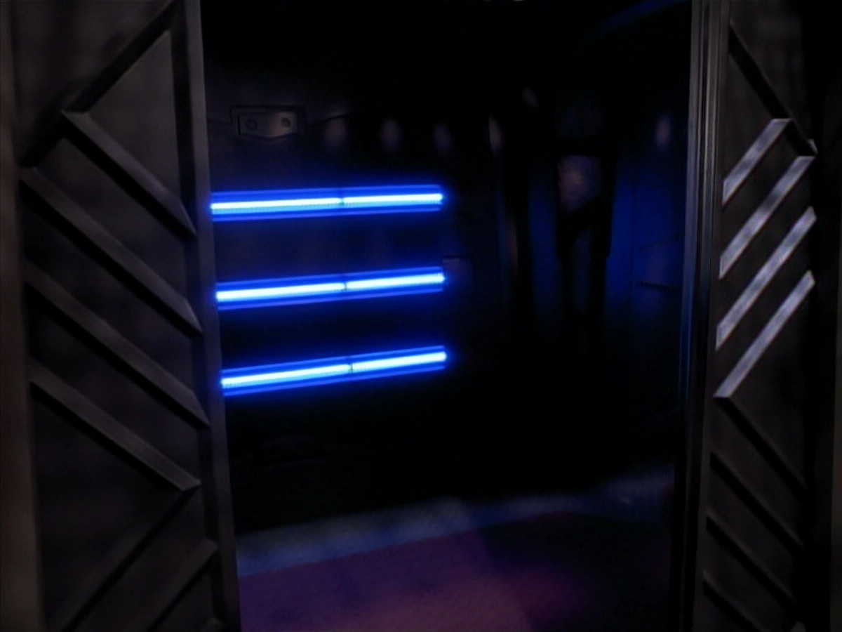 extant_StarTrek_DS9_3x18-DistantVoices_01499.jpg