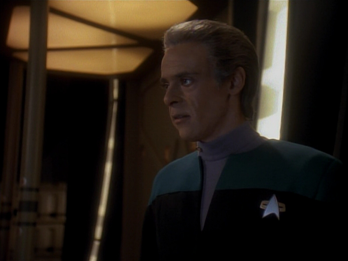 extant_StarTrek_DS9_3x18-DistantVoices_01537.jpg
