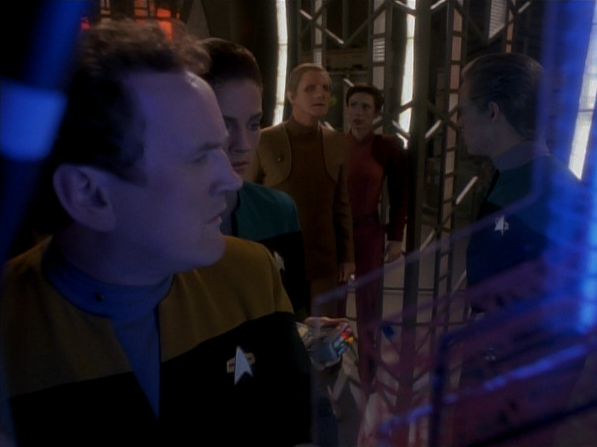 extant_StarTrek_DS9_3x18-DistantVoices_01602.jpg