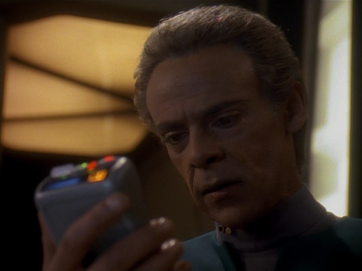 extant_StarTrek_DS9_3x18-DistantVoices_01642.jpg