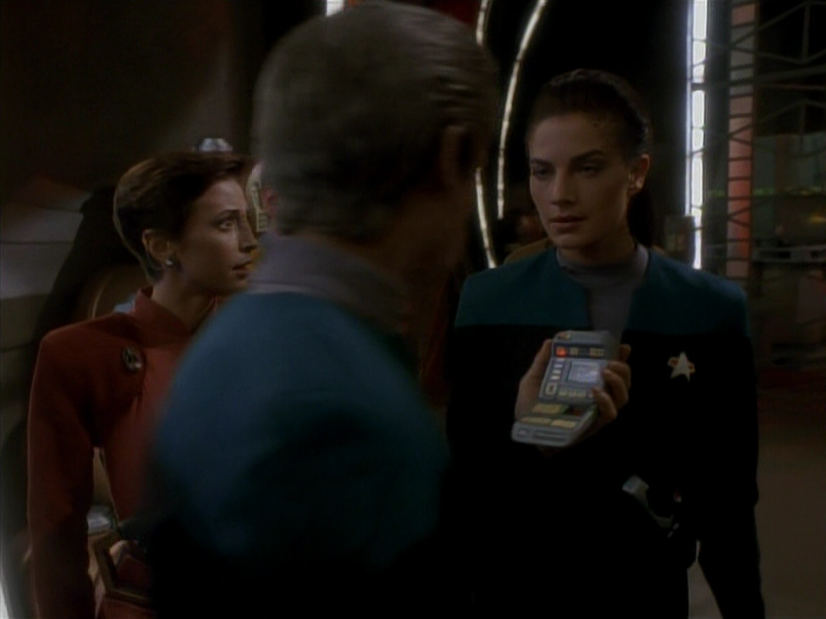 extant_StarTrek_DS9_3x18-DistantVoices_01704.jpg