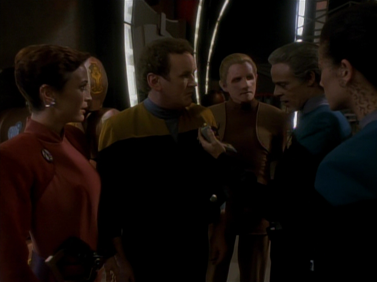 extant_StarTrek_DS9_3x18-DistantVoices_01711.jpg