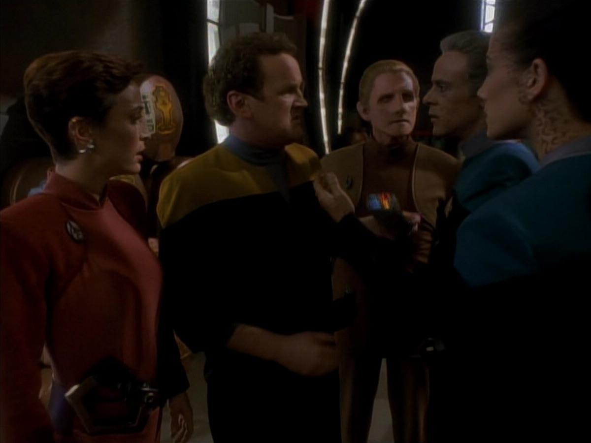 extant_StarTrek_DS9_3x18-DistantVoices_01717.jpg