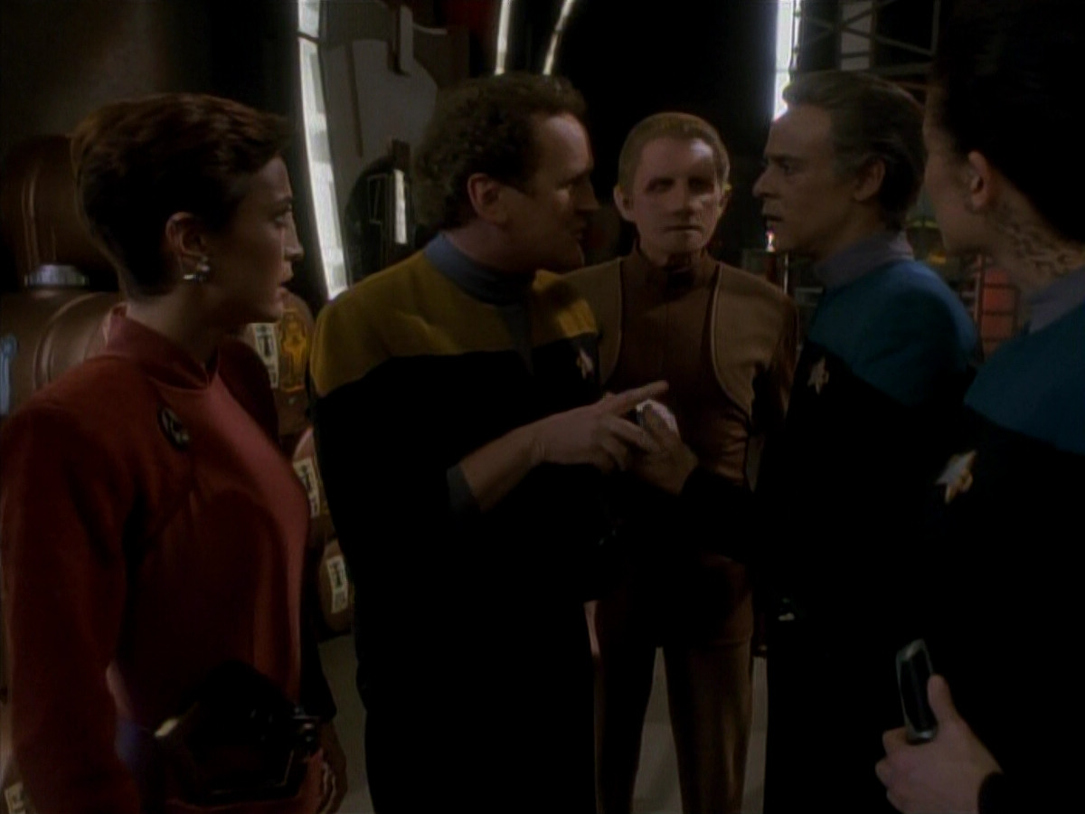 extant_StarTrek_DS9_3x18-DistantVoices_01730.jpg