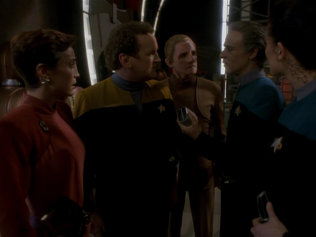 extant_StarTrek_DS9_3x18-DistantVoices_01733.jpg
