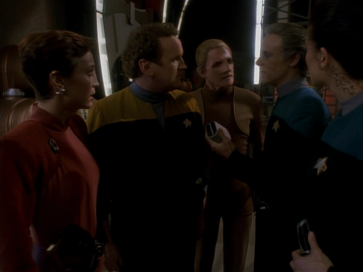 extant_StarTrek_DS9_3x18-DistantVoices_01734.jpg