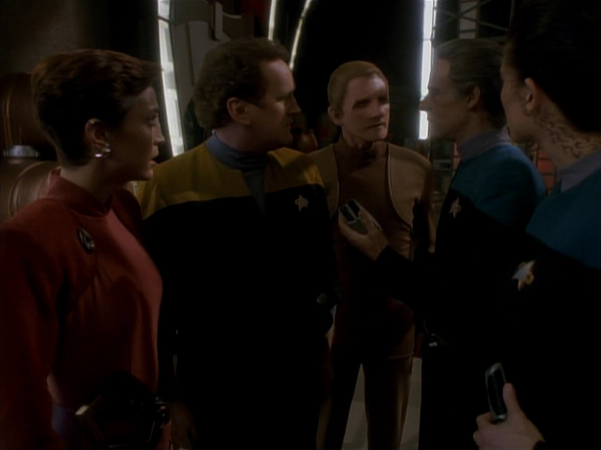 extant_StarTrek_DS9_3x18-DistantVoices_01735.jpg