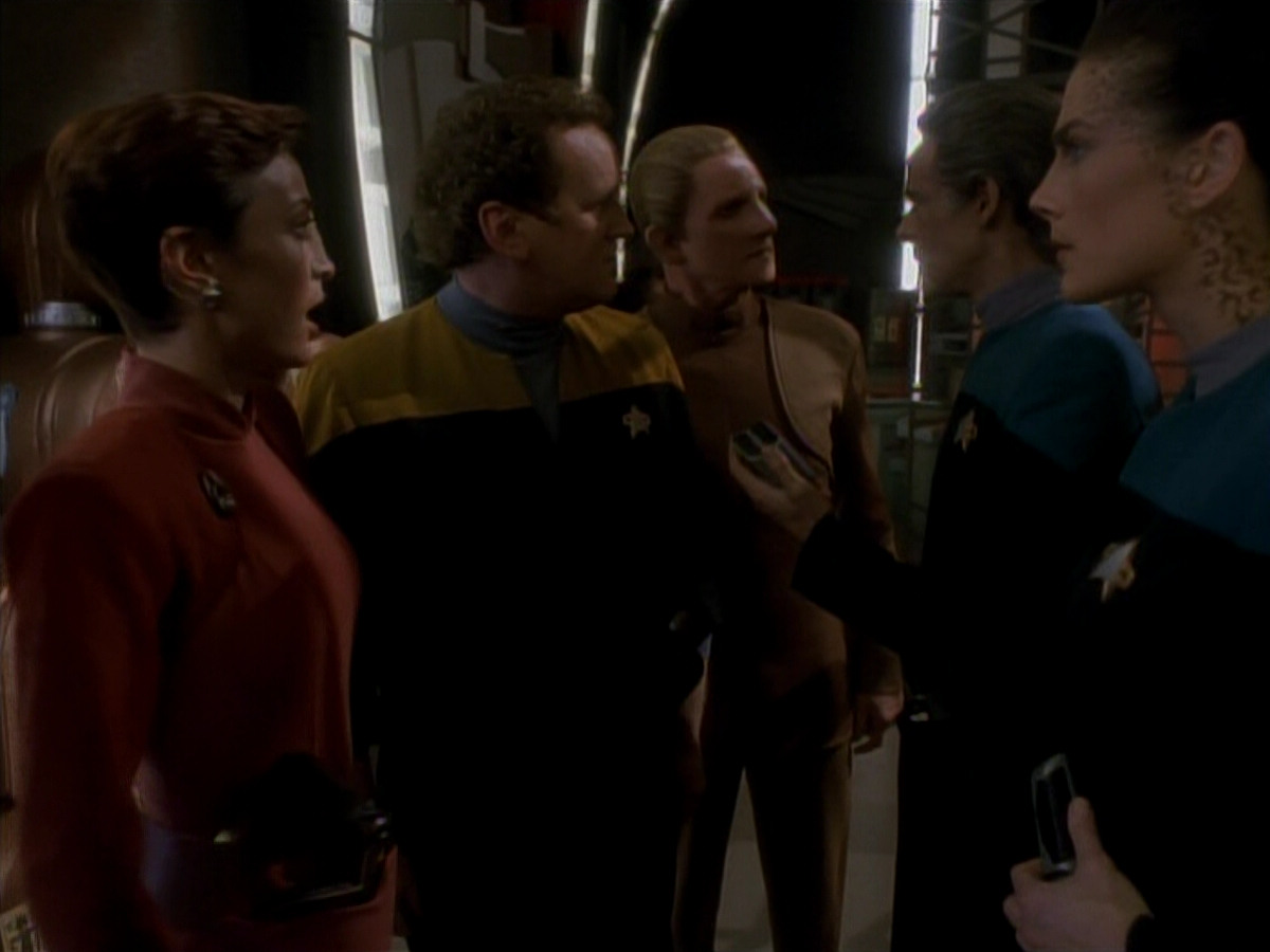 extant_StarTrek_DS9_3x18-DistantVoices_01739.jpg