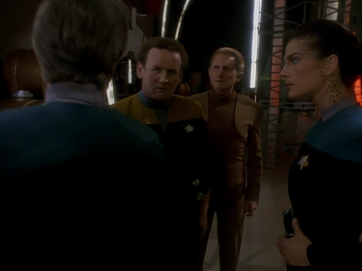extant_StarTrek_DS9_3x18-DistantVoices_01747.jpg