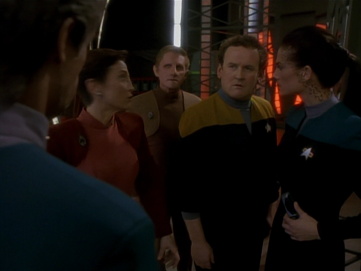 extant_StarTrek_DS9_3x18-DistantVoices_01770.jpg