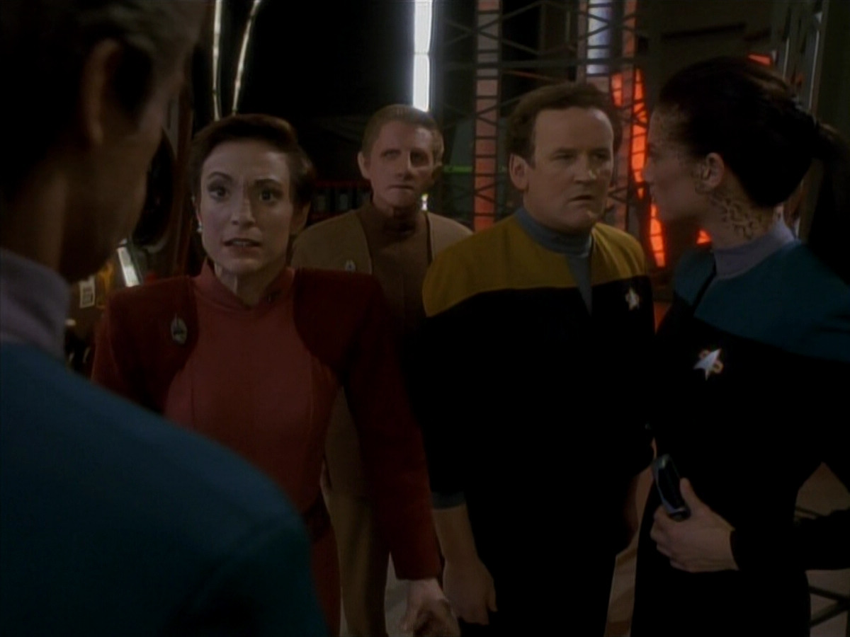 extant_StarTrek_DS9_3x18-DistantVoices_01771.jpg