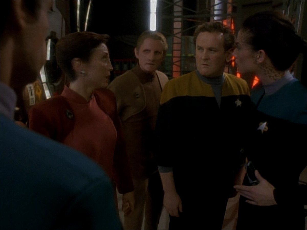 extant_StarTrek_DS9_3x18-DistantVoices_01785.jpg