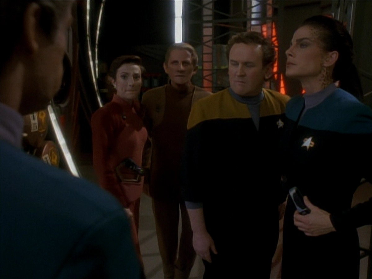 extant_StarTrek_DS9_3x18-DistantVoices_01823.jpg