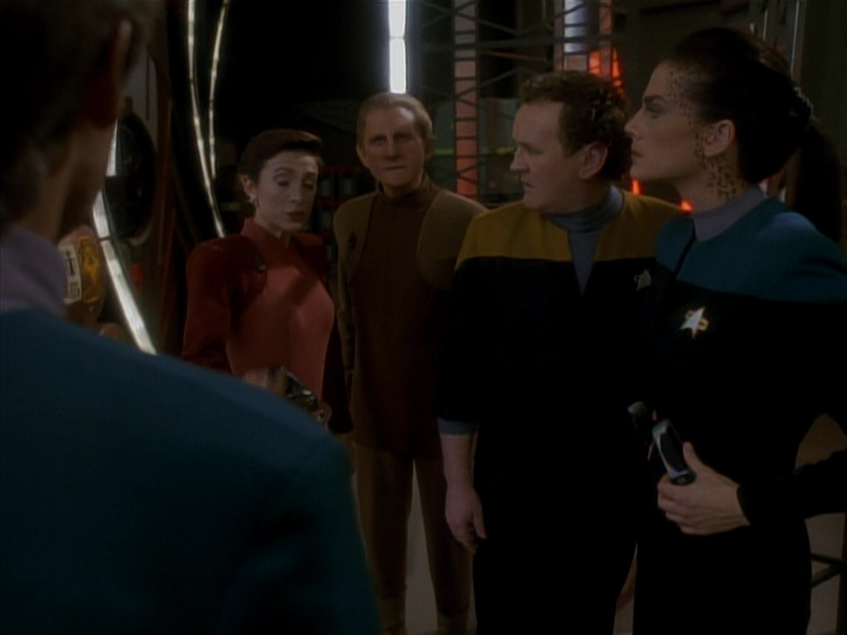extant_StarTrek_DS9_3x18-DistantVoices_01825.jpg