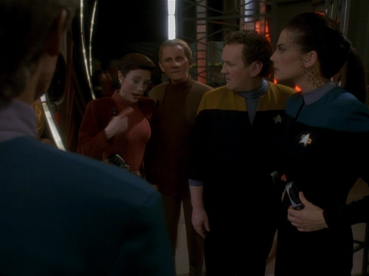 extant_StarTrek_DS9_3x18-DistantVoices_01826.jpg