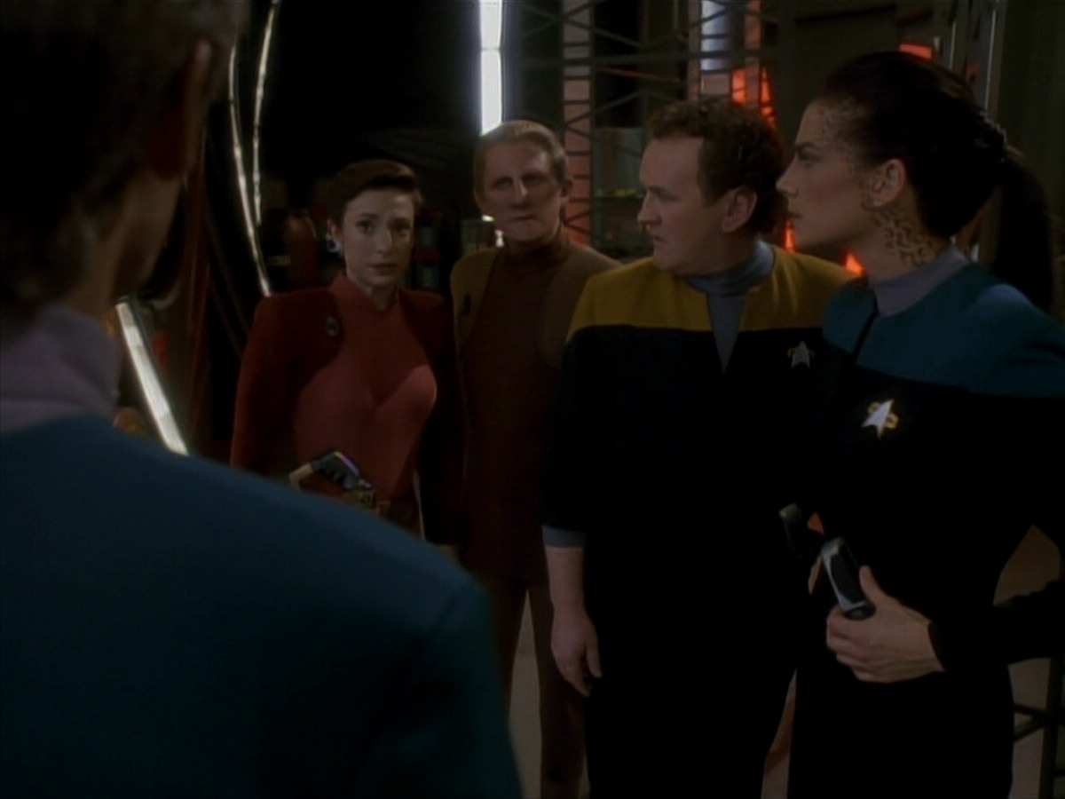 extant_StarTrek_DS9_3x18-DistantVoices_01827.jpg