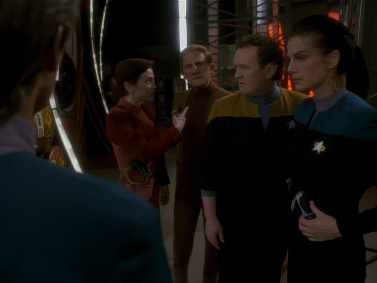 extant_StarTrek_DS9_3x18-DistantVoices_01830.jpg